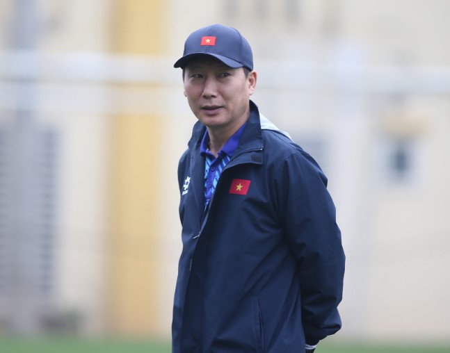 nhm-tha-thiet-cong-phuong-goi-roi-hlv-kim-sang-sik-hay-tra-loi-di