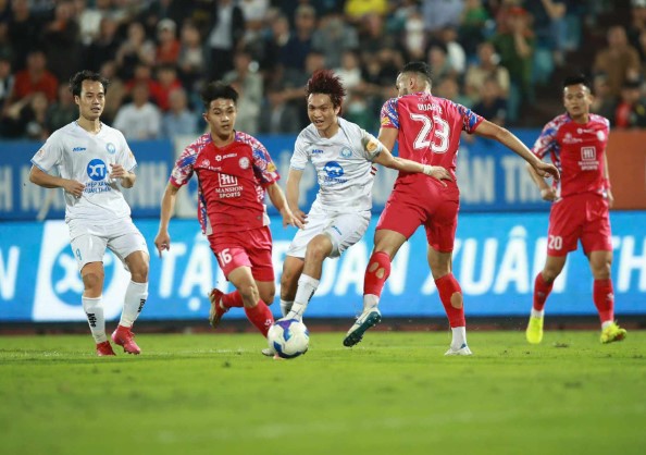 tien-linh-van-toan-thi-dau-nhu-tang-hinh-hlv-kim-don-tin-du-truoc-tran-then-chot