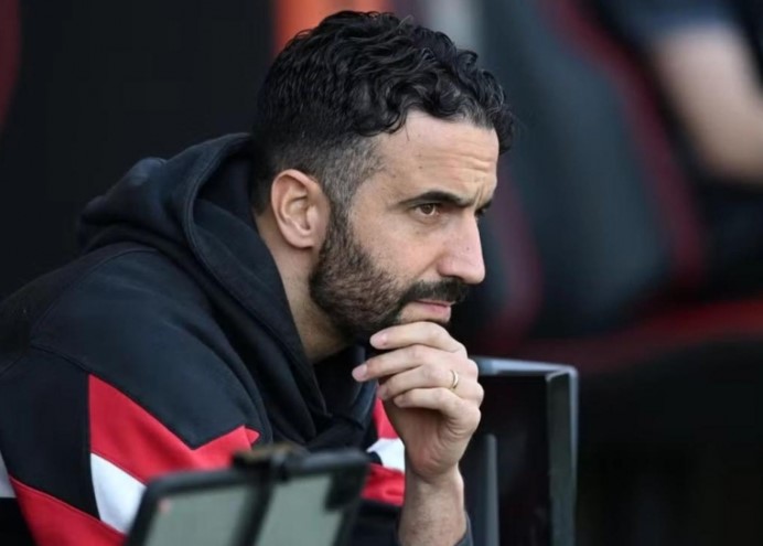 bld-m-u-thong-bao-se-cap-cho-hlv-amorim-200-cu-euro-neu-vo-dich-europa-league