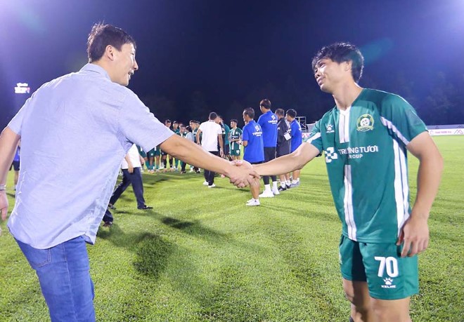 cong-phuong-bat-khoc-vi-duoc-tro-lai-tuyen-cam-on-thay-kim-da-tin-tuong