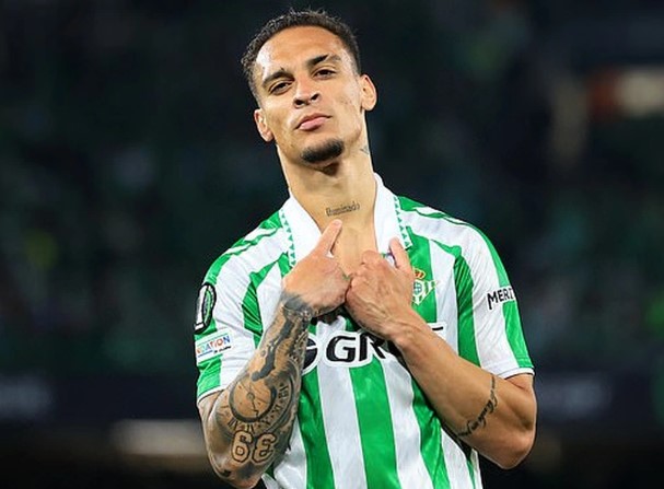 man-utd-chot-gia-ban-antony-chap-nhan-lo-nang-de-atletico-vao-cuoc