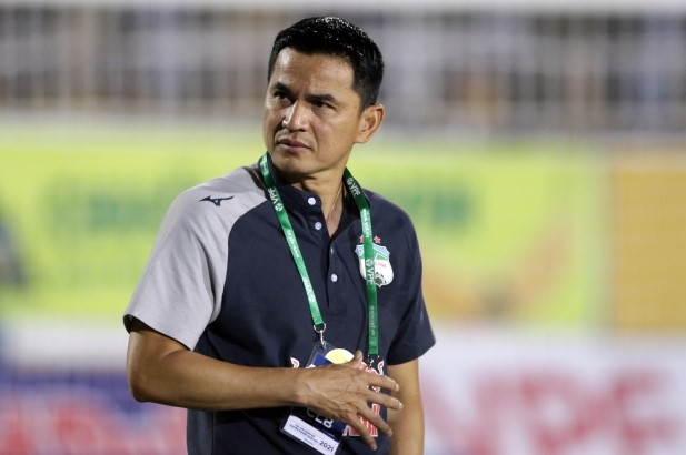 dai-gia-v-league-vung-tien-choi-lon-hlv-kiatisuk-se-tai-ngo-v-league