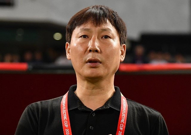 hlv-kim-toi-luon-tu-nhu-khong-duoc-lam-hong-di-san-cua-hlv-park-de-lai