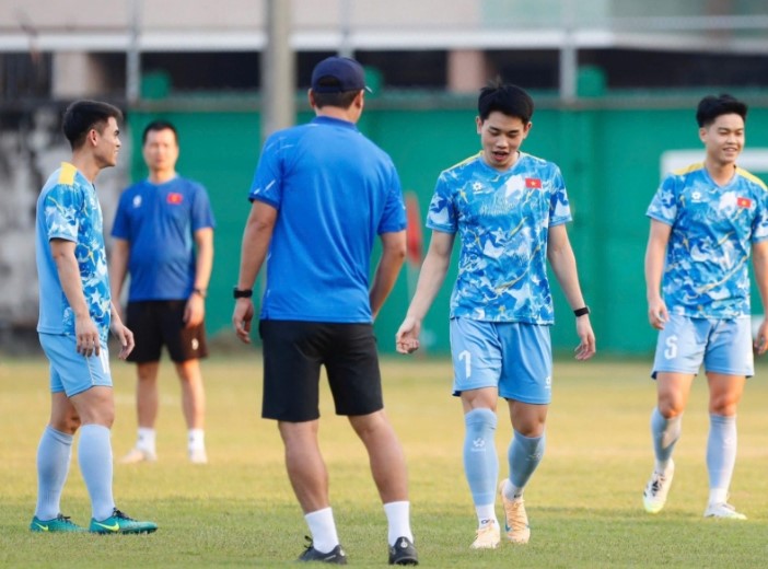 dinh-bac-than-trong-truoc-tran-gap-lao-khong-de-de-thang-duoc-ho