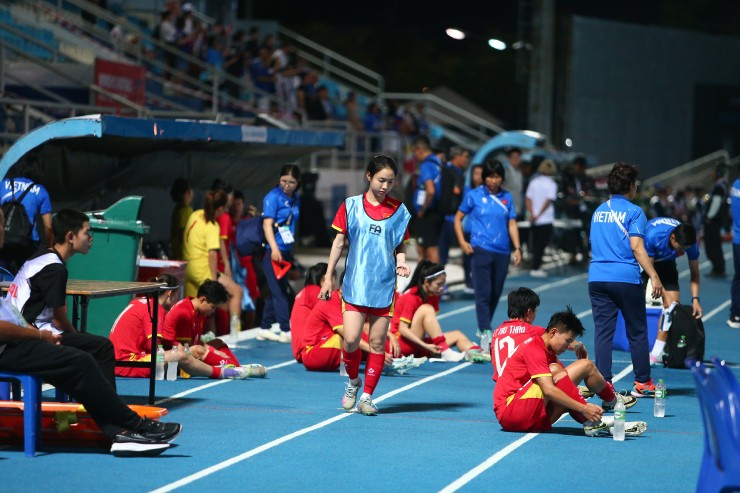 dt-nu-viet-nam-keu-cuu-sau-tran-thua-philippines-vi-bi-doi-xu-qua-bat-cong