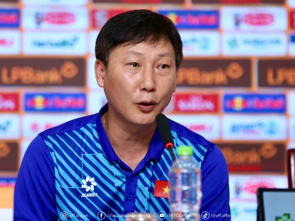 hlv-kim-sang-sik-tu-tin-gui-loi-tuyen-chien-toi-malaysia-o-tran-ban-ket