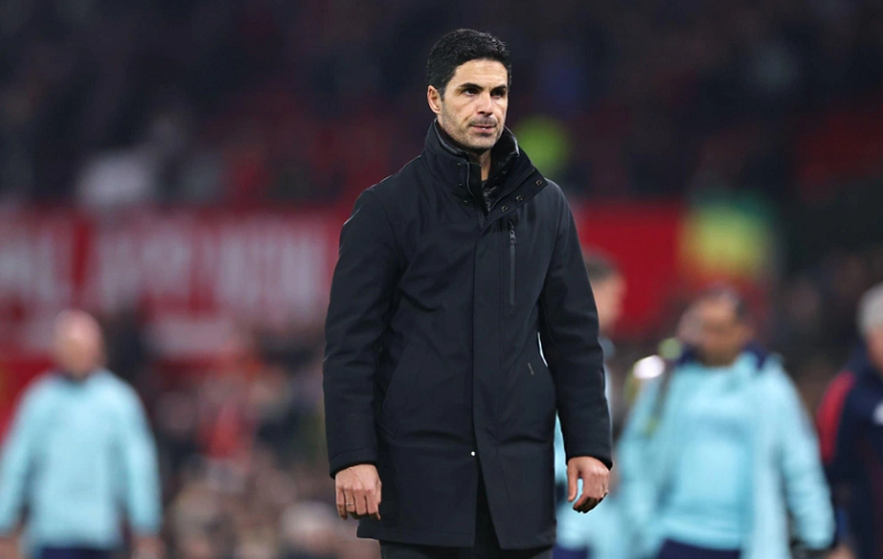 bukayo-saka-danh-mat-phong-do